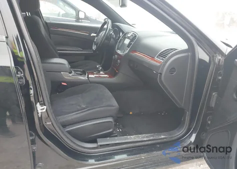 2012 Chrysler 300 z USA, uszkodzony, nr VIN 2C3CCAAG1CH173374